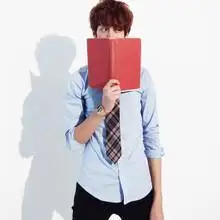 男生纯白背影头像