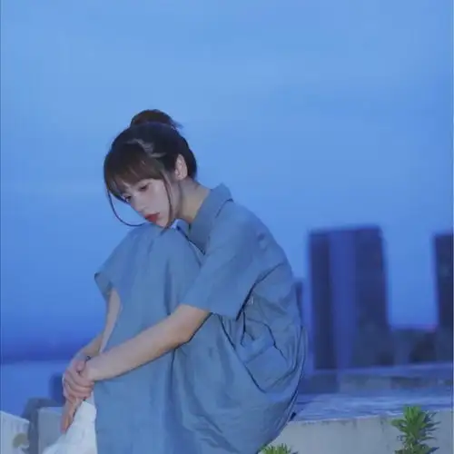 蓝色系女生头像