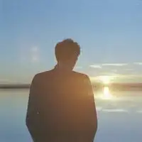 qq头像伤感背影男生