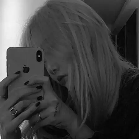 黑色头像女生,黑色头像女生伤感孤独的