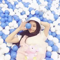 头像深情从来被辜负,薄情容易被记住