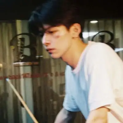 苏瓷高冷个性男头部位高冷成熟酷