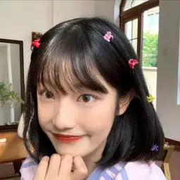 治愈系图片头像女微笑可爱女孩
