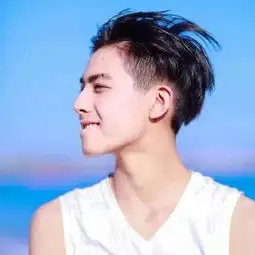 谁有和这几张类似的男生头像越多越好谢谢