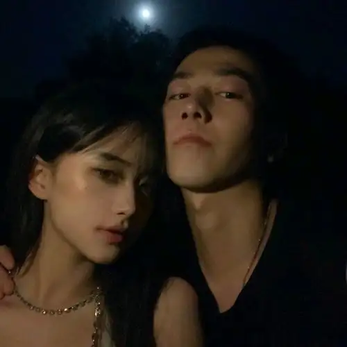 三次元模糊,暗色系复古风日系情侣头像,闺蜜头