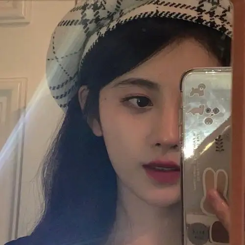 温柔ins女头曾经喝汽水的女孩,如今喝起了红糖水