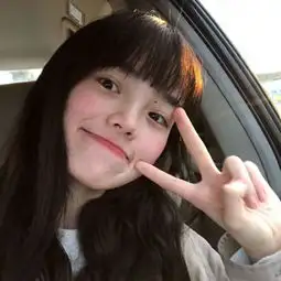 治愈系图片头像女微笑可爱女孩