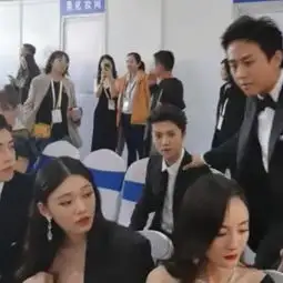 邓超和鹿晗关系真的好吗看到后台这一幕,关系好坏一目了然