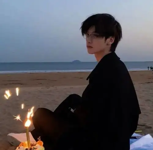 头像氛围感的男生头像,超赞超有范,希望喜欢