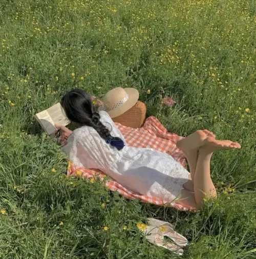 美女love的绿色系头像