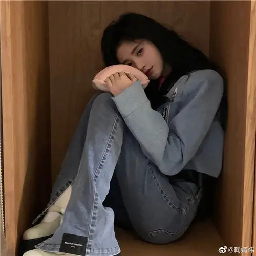 鞠婧祎糖果系胶片写真露出小蛮腰又甜又辣