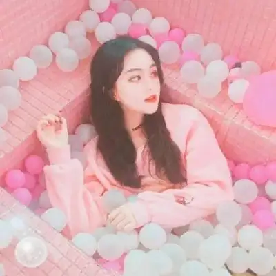 粉色系甜美女生头像梦幻少女心的粉色系女生头像