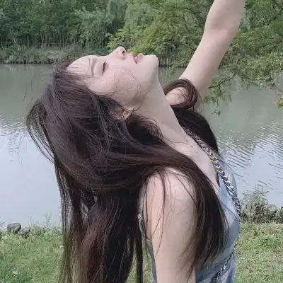 女头你逆光而来配得上这世间所有温柔