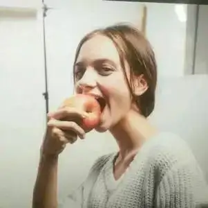 把苹果敷在脸上,居然有这种效果,太神奇了