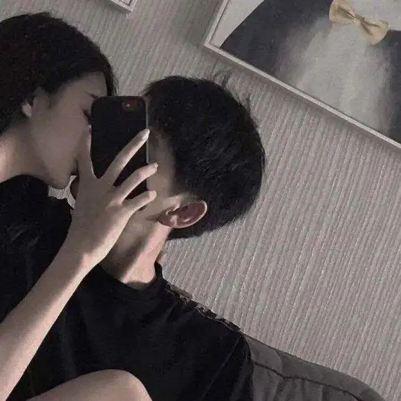 头像越过山头,万事皆欢