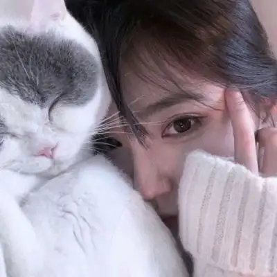女生精致拉近镜头魅力成熟头像