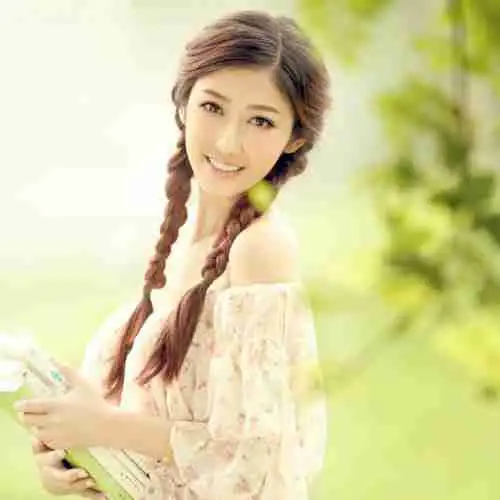 扎麻花辫的萌萌女生微信头像微信头像图片大全