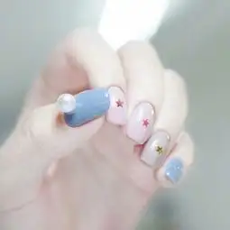 粉粉嫩嫩的少女美甲,让指尖停留在最美的时光