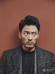 高清李光洁拍写真表情多变老干部也走顽皮风
