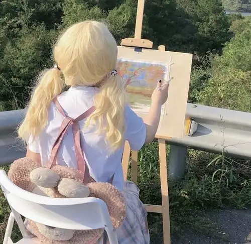 超温柔的女生头像你不要用很轻松的语气讲话然后自己偷偷哭