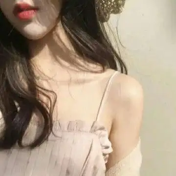 锁骨头像露肩半身控露锁骨的部位女头像
