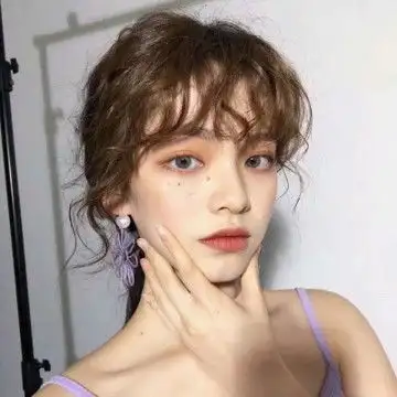 女生骚气锁骨部位微信头像