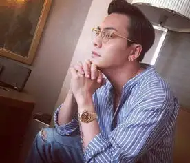 太爱这个feel陈伟霆戴眼镜变禁欲系男主