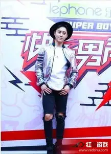 快乐男声300强彩排颜值撩人中外小鲜肉尬舞