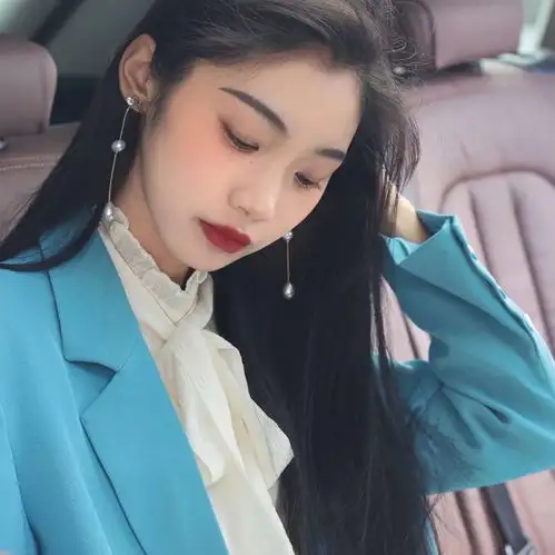 女生头像假装没等你,一步一厘米