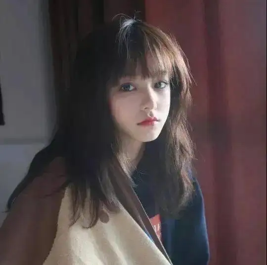 头像治愈系安静唯美女生头像