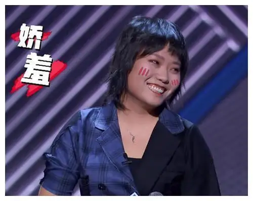 父母离异,自己抑郁,中途辍学,走红离奇,95后少女的丧系人生