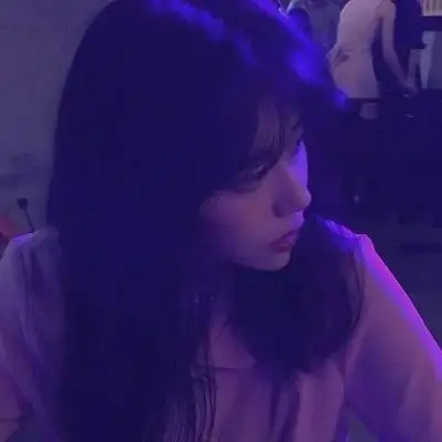 紫色系头像女生,这种颜色是不是很个性呀