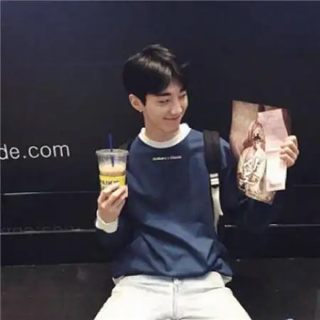 帅气男生头像孤独感的,清醒地看着自己沦陷