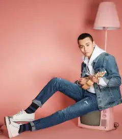 刚刚获视帝的李易峰,弹尤克里里的样子,帅呆啦