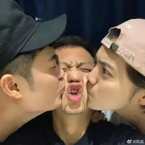 邓超鹿晗陈赫关系有多铁这哥仨又悄咪咪的换了一样的头像