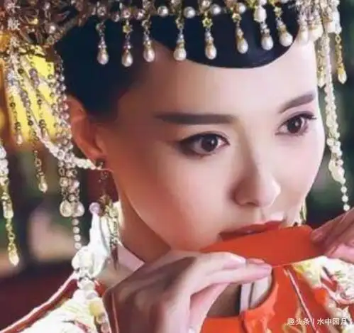 杨幂郑爽李沁张钧甯黄梦莹唐嫣,古装女星满头发饰谁最仙气飘飘