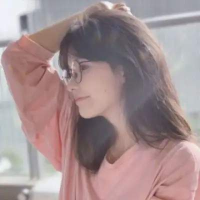 笑得很治愈的女生头像笑的很暖很甜
