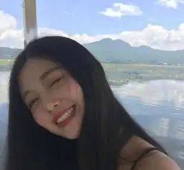 头像夕阳总会落在你身上你也会快乐一场
