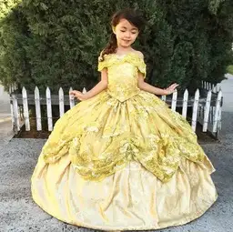设计师爸爸开挂为女儿设计迪士尼公主服