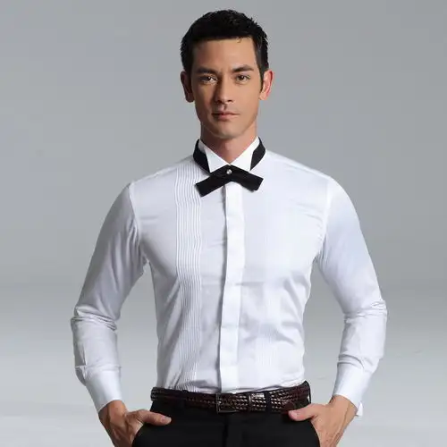 男人健身后,胸宽腰细,怎么穿白衬衫系领带