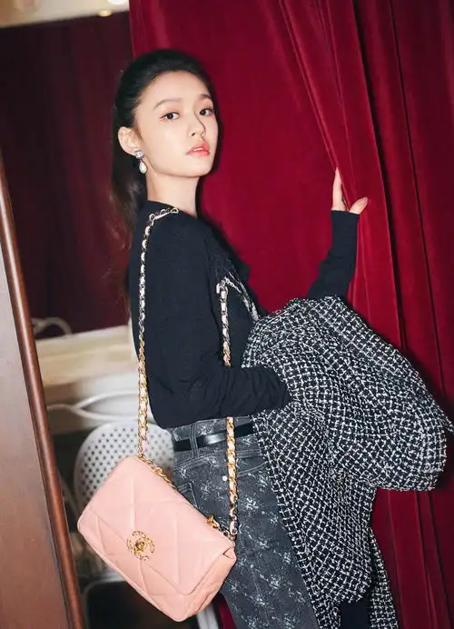 香奈儿新包有多火林允少女宋祖儿摩登,刘雯的绿色一般人难驾驭