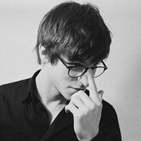 欧美男生伤感头像黑色感情总是善良残忍的是人会成长