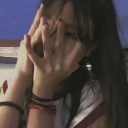 治愈系图片头像女微笑可爱女孩