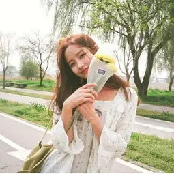 唯美小清新个性女生yy头像2018你肚子上这一圈圈的是年轮么