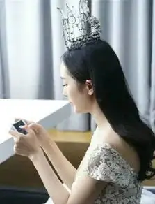 网瘾少女杨幂玩游戏,不进不菜还是个大神