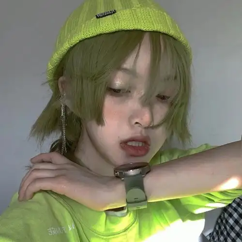 发色女头下次遇见喜欢的人,记得要勇敢