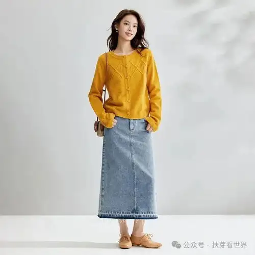 姜黄色的魅力,除了搭配黑白灰,同色系搭配更出众