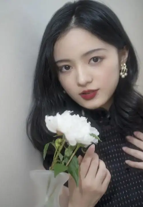 不炒作不营销,汉服圈的小姐姐生图和精修图美的一样自然