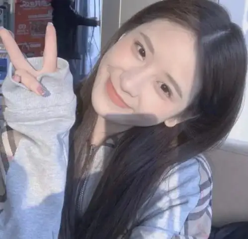 女生头像清醒温柔知进退