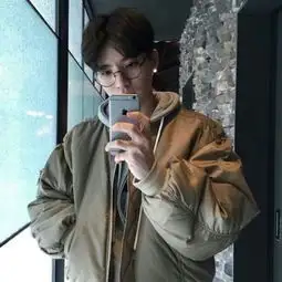 你有佳人陪你走我独拥浊风烈酒